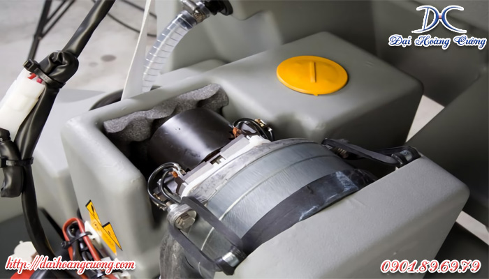 Motor công suất lớn được sử dụng để làm sạch một cách dễ dàng