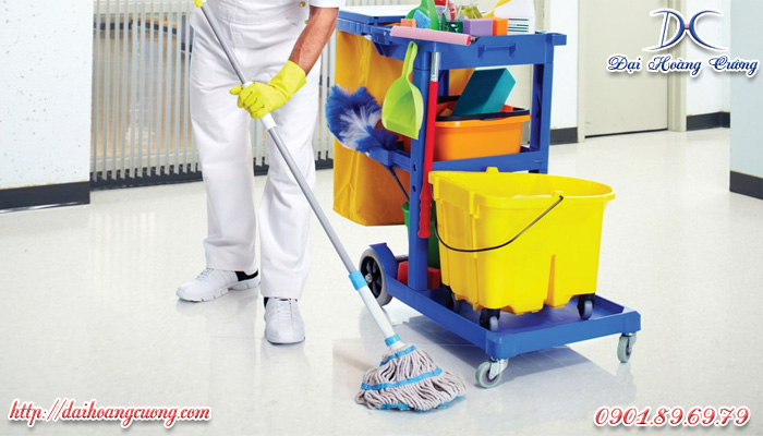 Xe đẩy vệ sinh công nghiệp giúp hỗ trợ tối đa cho người sử dụng trong việc làm sạch sàn